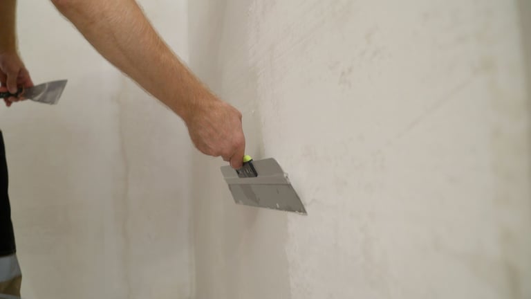 glad stucwerk woonkamer Oss