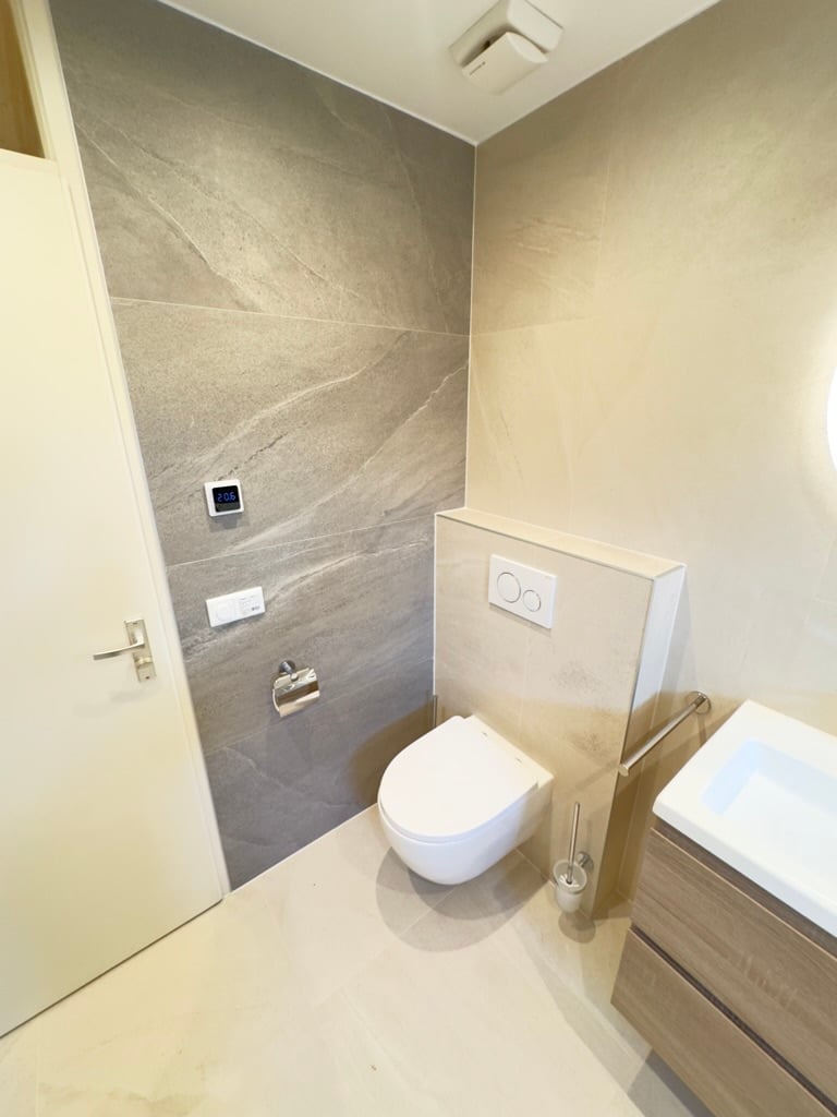 Strakke badkamer renovatie in Berghem
