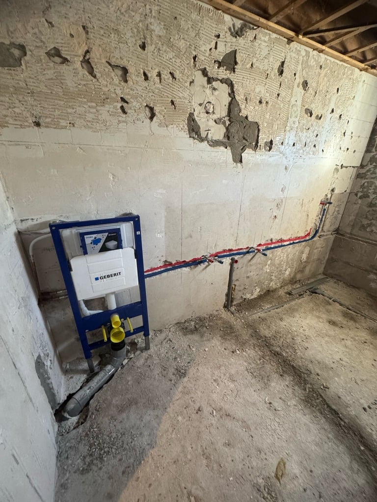 Verouderde toiletruimte in Berghem